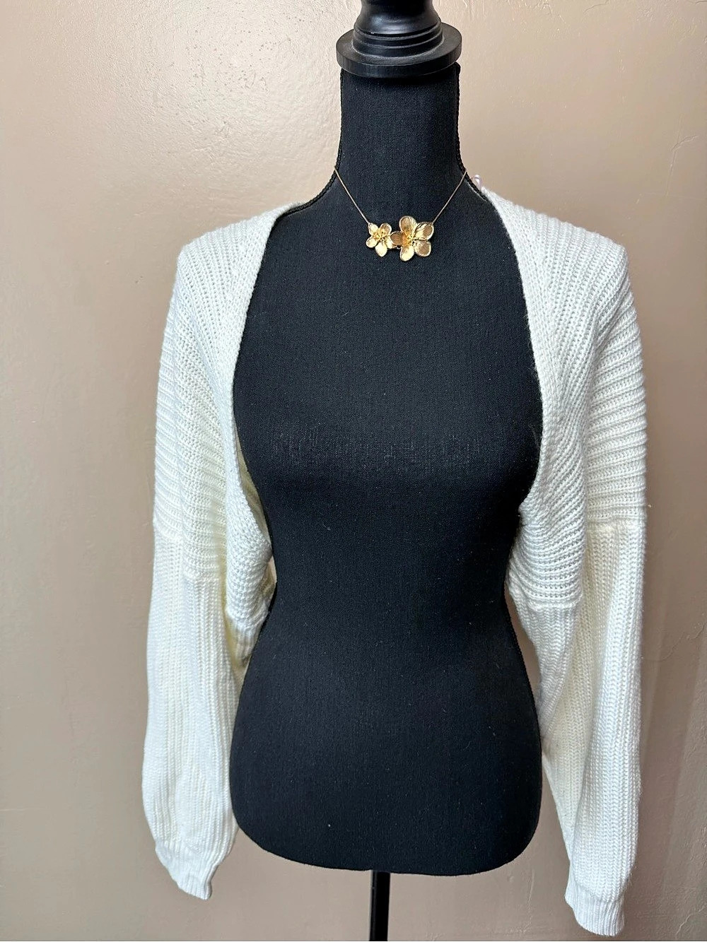 Windsor Ivory Cream Chunky Knit Bolero Shrug Sweater Sleeve Wrap Cozy L